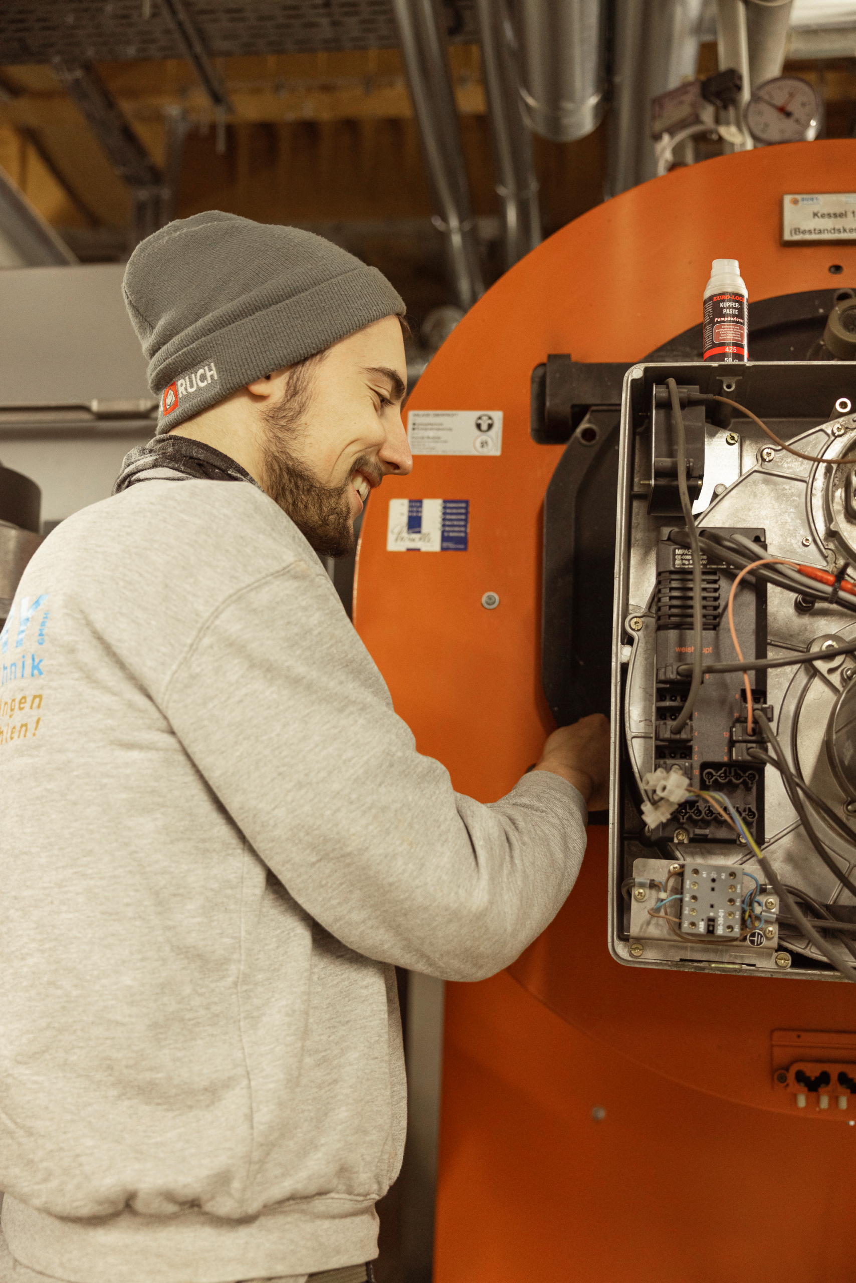 Bury Servicetechniker bei der Wartung